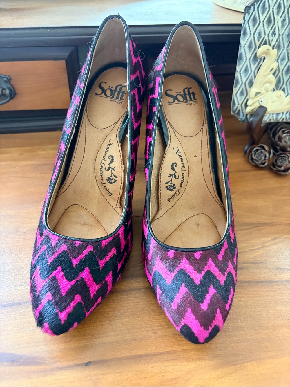 Söfft Pink and Black Chevron Pointed-Toe Pumps